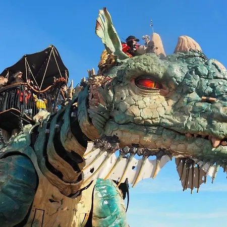 Avec Espace Jacuzzi Apartamento Calais